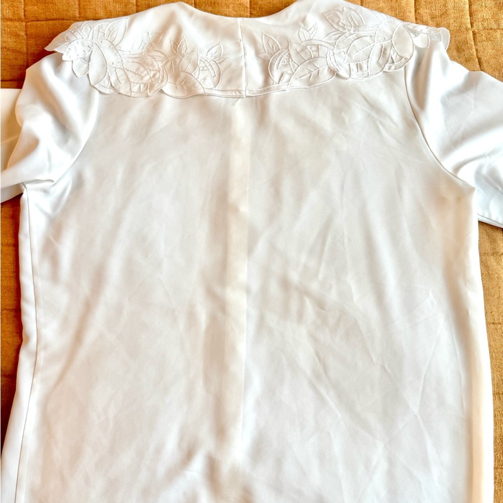 Vintage White Like New Embroidered Collar Peter Pan Long Sleeve Blouse - Picture 11 of 16